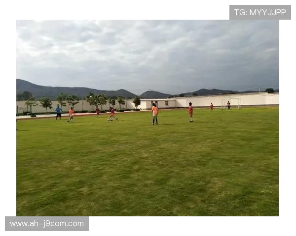 聚焦达拉特旗东胜激烈对决展现草原足球无限激情盛宴精彩瞬间全景